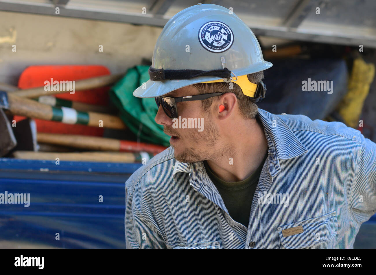 Die Boulder Mountain Fire Protection District, eine freiwillige Feuerwehr, hat Full-time Brand mitigation Experten, die auch als Feuerwehrmänner trainted. Stockfoto