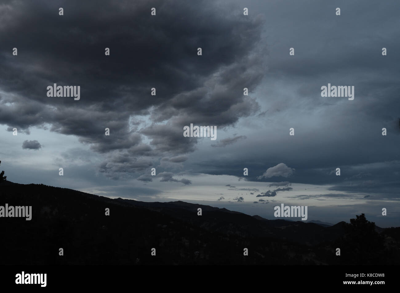 Cloud Schichten während des Abends in der Nähe von Boulder, Colorado Stockfoto