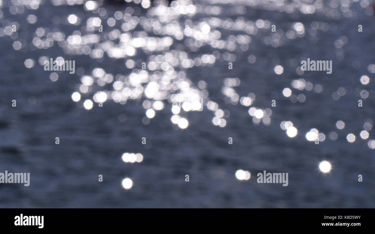 Abstract das Sonnenlicht auf dem Wasser Stockfoto