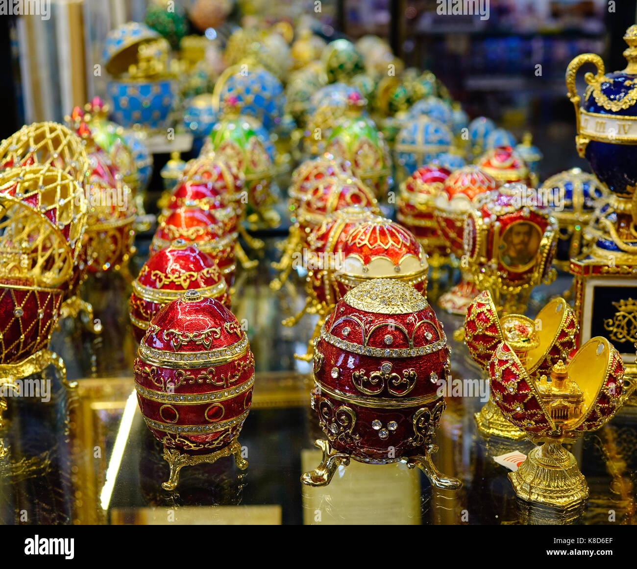 St. Petersburg, Russland Oct 8, 2016. Souvenir shop am Alten Markt in