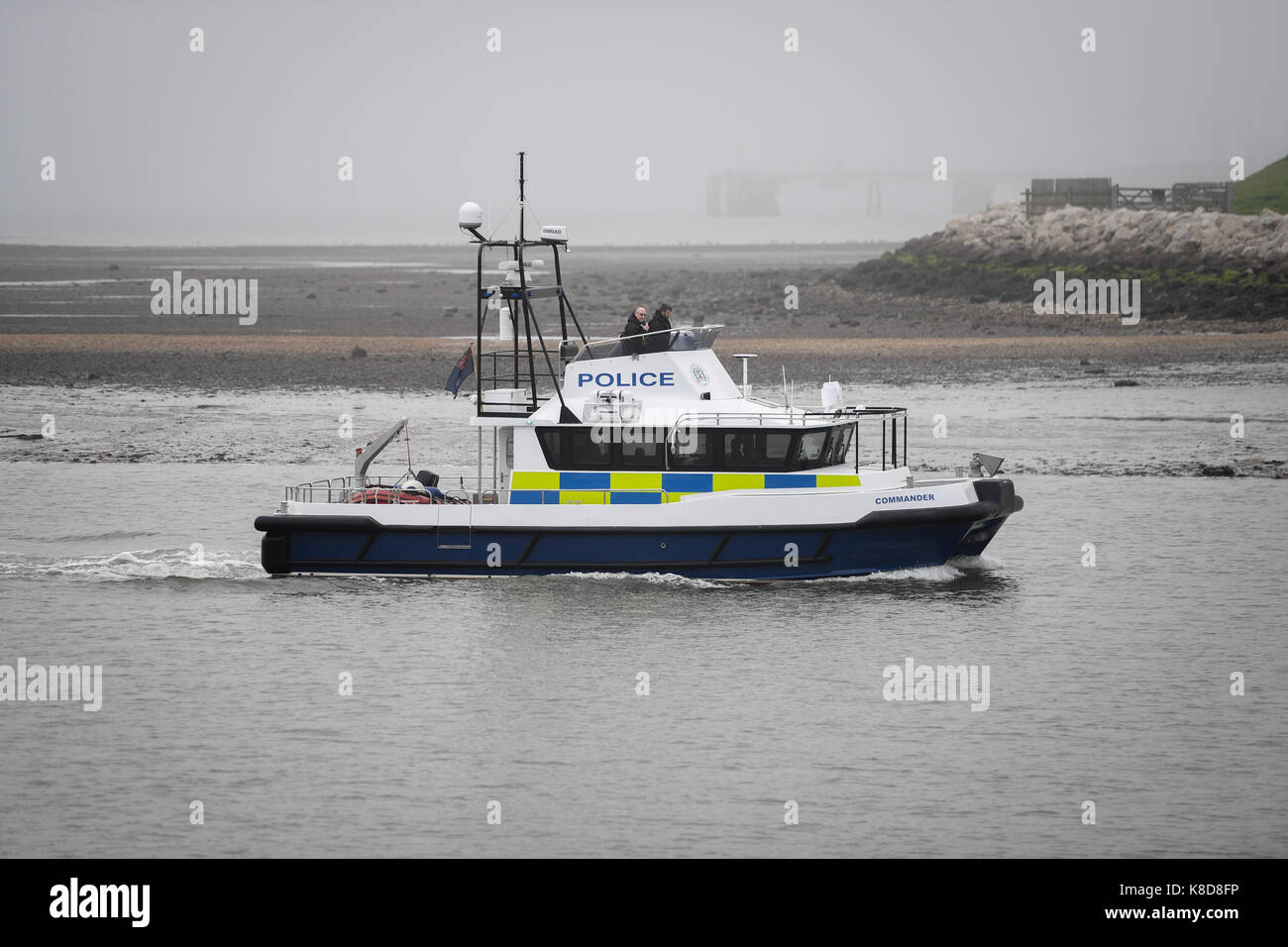 Hampshire Constabulary Polizei Boot Kommandant in den river Hamble in Southampton gerade weg von warsash Vorland Stockfoto