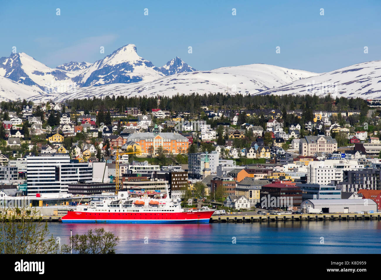 G Abenteuer Kreuzfahrt Expedition im Hafen auf der Insel Tromsoya im Sommer. Tromso, Troms, Norwegen, Skandinavien Stockfoto