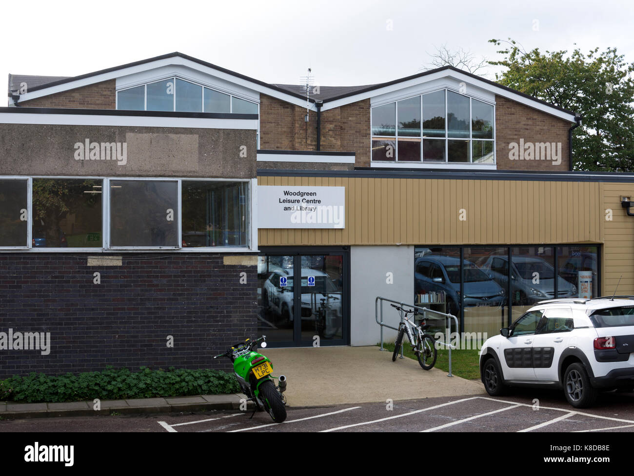 Woodgreen Freizeitzentrum und Bibliothek, Banbury, Oxfordshire, England, Großbritannien Stockfoto