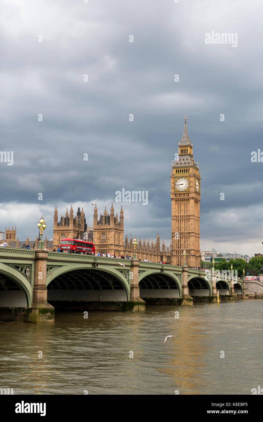 Blick auf die Themse, die Westminster Bridge, London, England, Großbritannien, Houses of Parliament, Big Ben Stockfoto