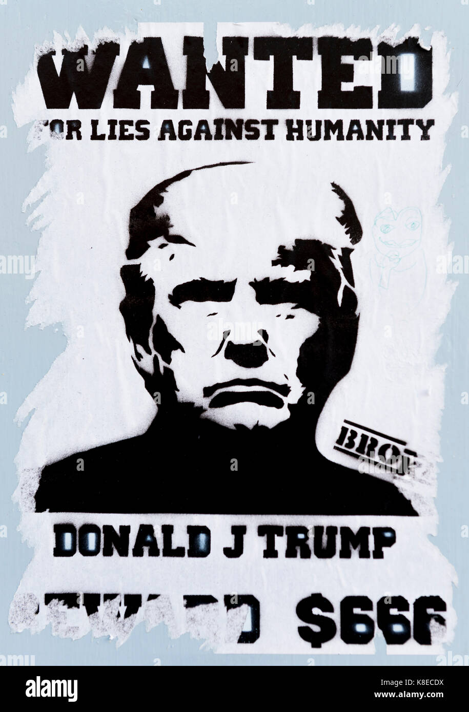 Poster mit dem Präsidenten der USA, Donald Trump, Beschriftung wollte für Lügen gegen die Menschlichkeit, Brighton, England, Vereinigtes Königreich Stockfoto