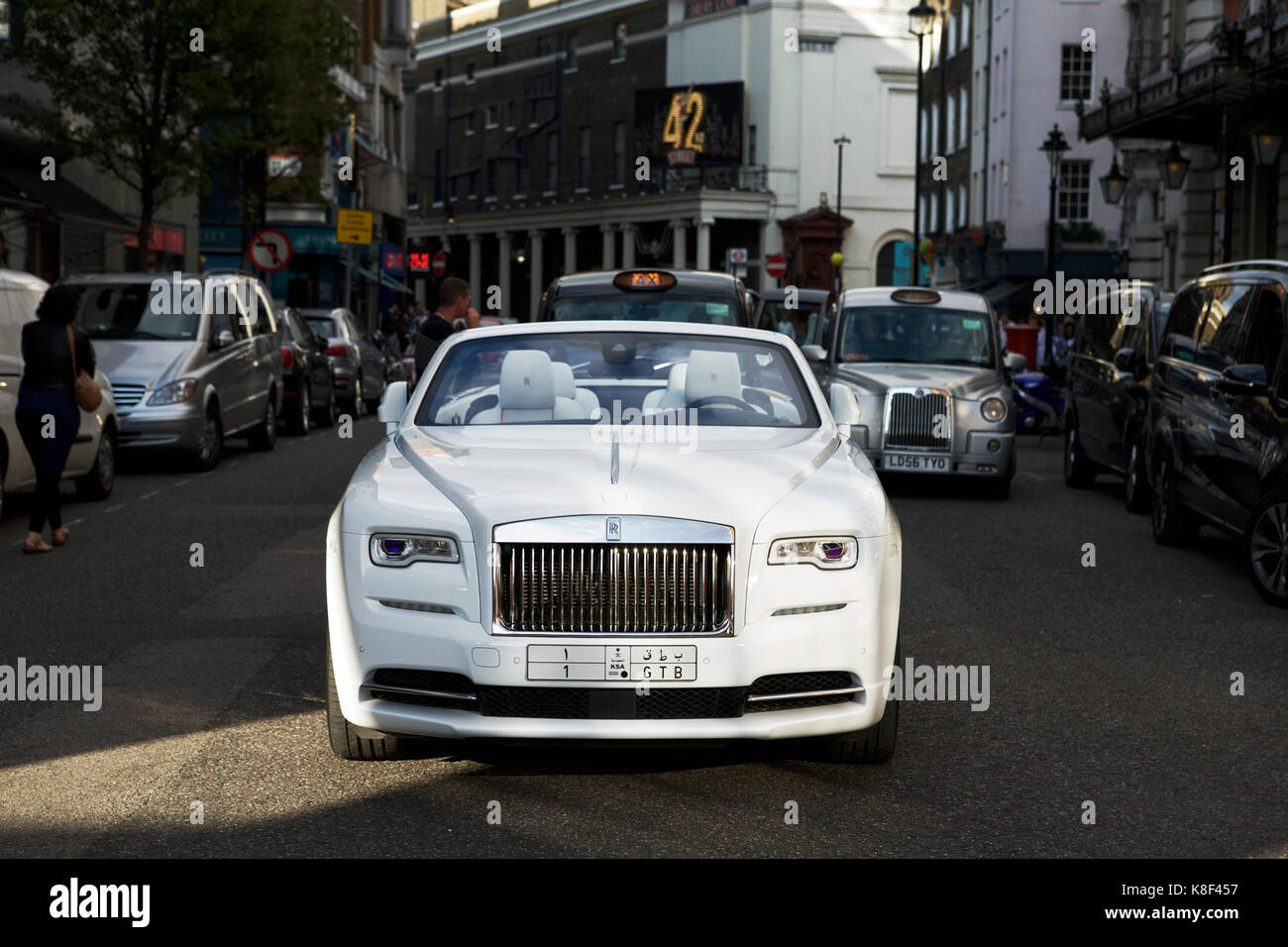 Luxuswagen: Rolls Royce Auto in London, UK. Araber in London. Stockfoto