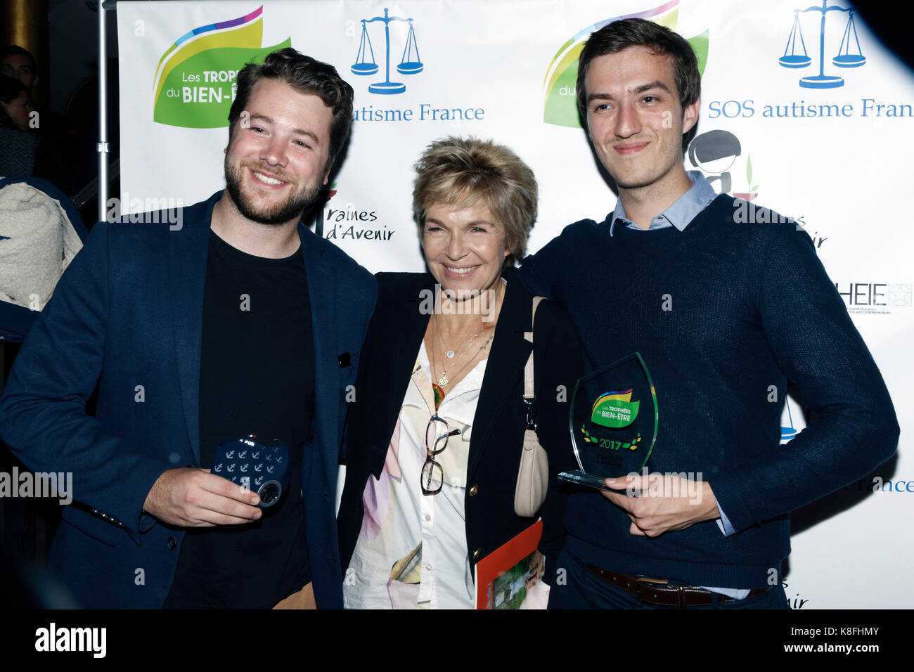 Paris, Frankreich. September 2017. Guillaume Dosser, Véronique Jannot und Flavien Hello (R-PUR) besuchen am 18. September 2017 die Trophées du Bien-Etre, Mathurins Theater in Paris, Frankreich. Quelle: Bernard Menigault/Alamy Live News Stockfoto