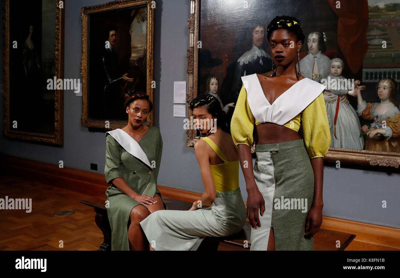 London, Großbritannien. 19 Sep, 2017. Modelle präsentieren Tata Naka Schöpfungen der Kollektion Frühjahr/Sommer 2018 während der London Fashion Week an der National Portrait Gallery in London, Großbritannien, an Sept. 19, 2017. Credit: Han Yan/Xinhua/Alamy leben Nachrichten Stockfoto