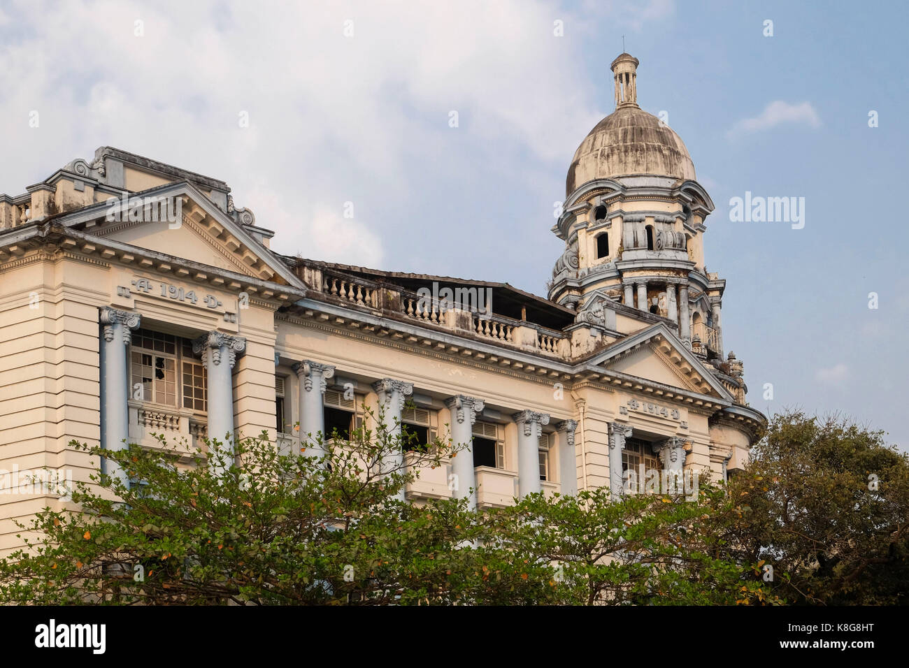 Burma, Myanmar: Kolonialzeit Gebäude in Yangon (früher Rangoon). Gebäude in der Strand Road Gehäuse der Myanmar wirtschaftlichen Bankfiliale 3 *** Lokale Capt Stockfoto