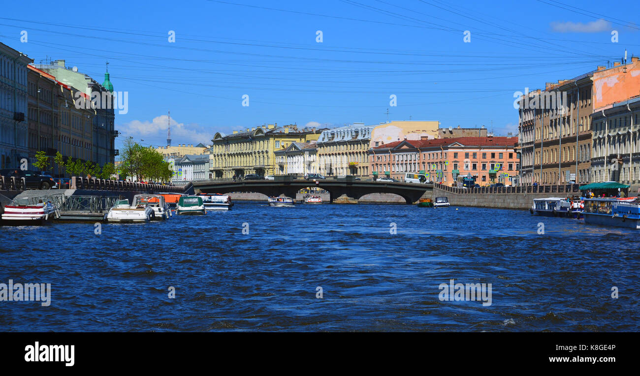 St. Petersburg, Russland - Juni 04.2017. Belinski Brücke am Fluss Fontanka Stockfoto