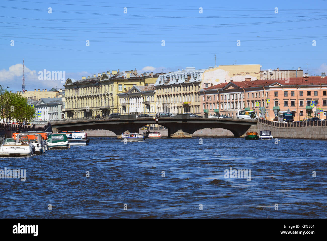 St. Petersburg, Russland - Juni 04.2017. Belinski Brücke am Fluss Fontanka Stockfoto