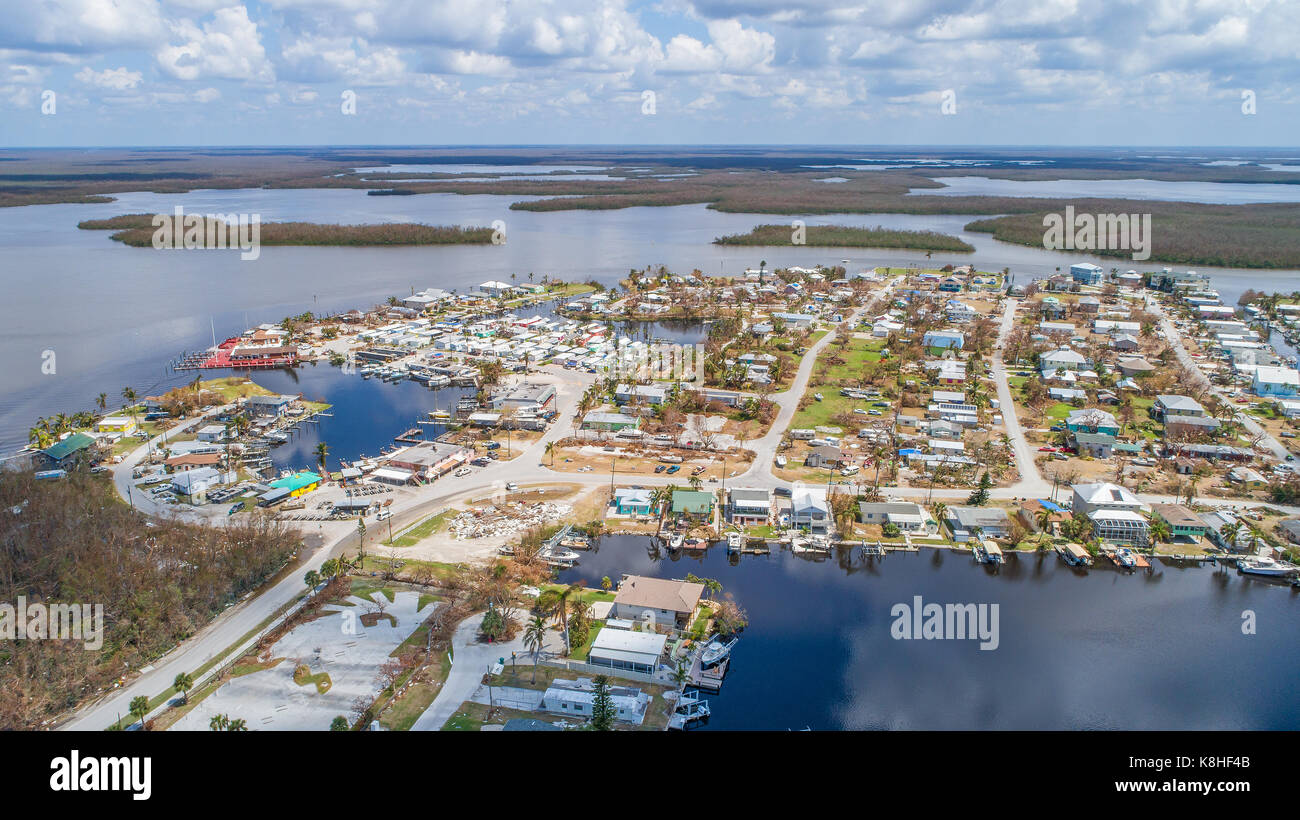 Luftaufnahmen von Goodland Florida nach Hurrikan Irma und ihr Auge über die Schäden und Wiederherstellungsmaßnahmen weitergegeben. Goodland Florida ist ein kleines Fischerdorf südlich von Naples und Marco Island an der südwestlichen Küste von Florida. Stockfoto
