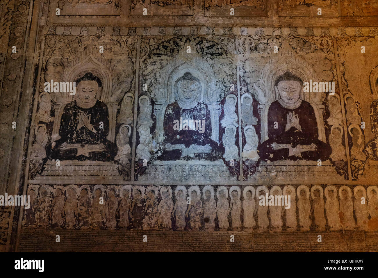 Burma, Myanmar - Bagan archäologische Zone mit einem Detail der Wandgemälde in der Thambula Pahto Tempel Stockfoto