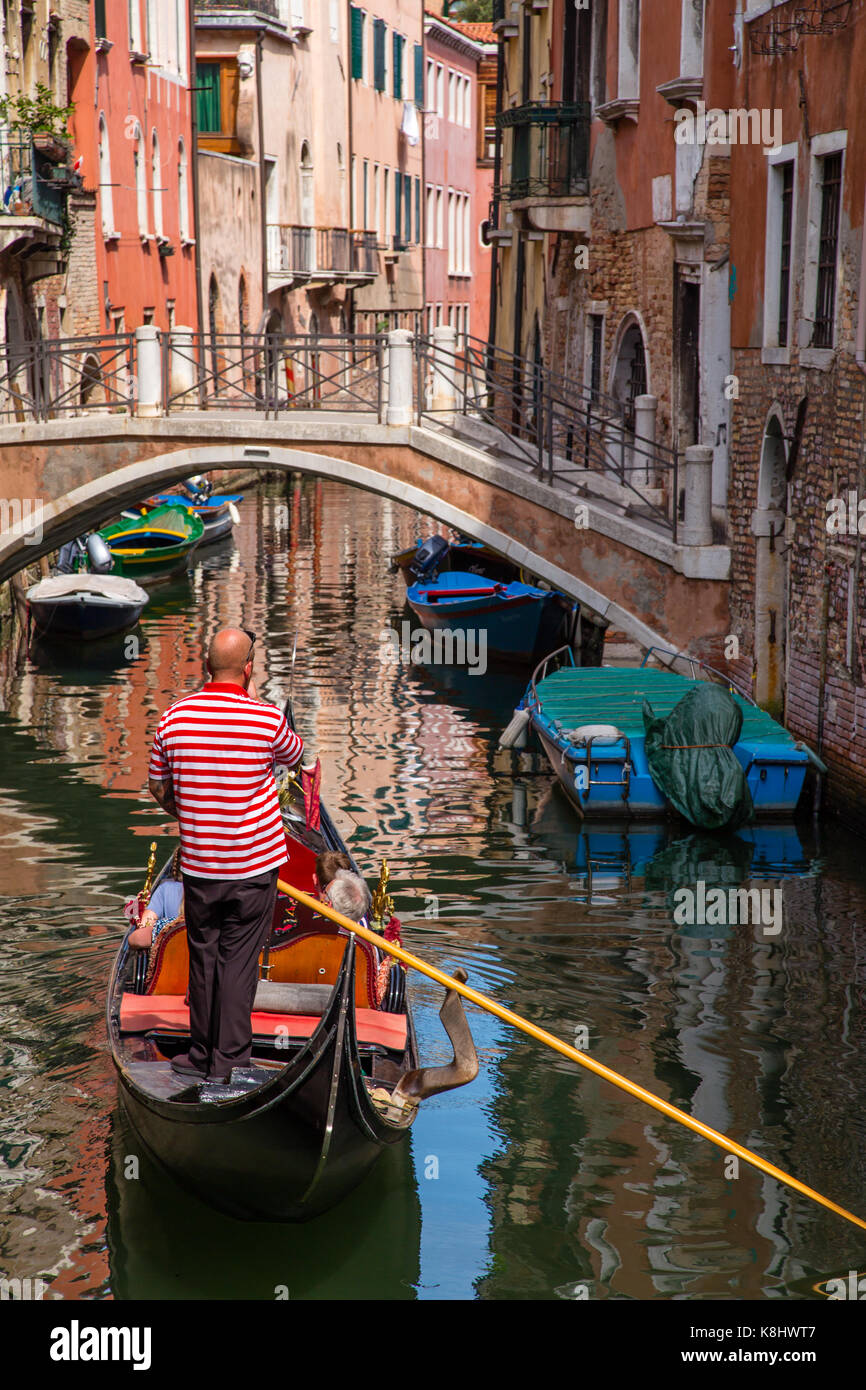 Kanäle und Gondeln in Venedig, Italien Stockfoto