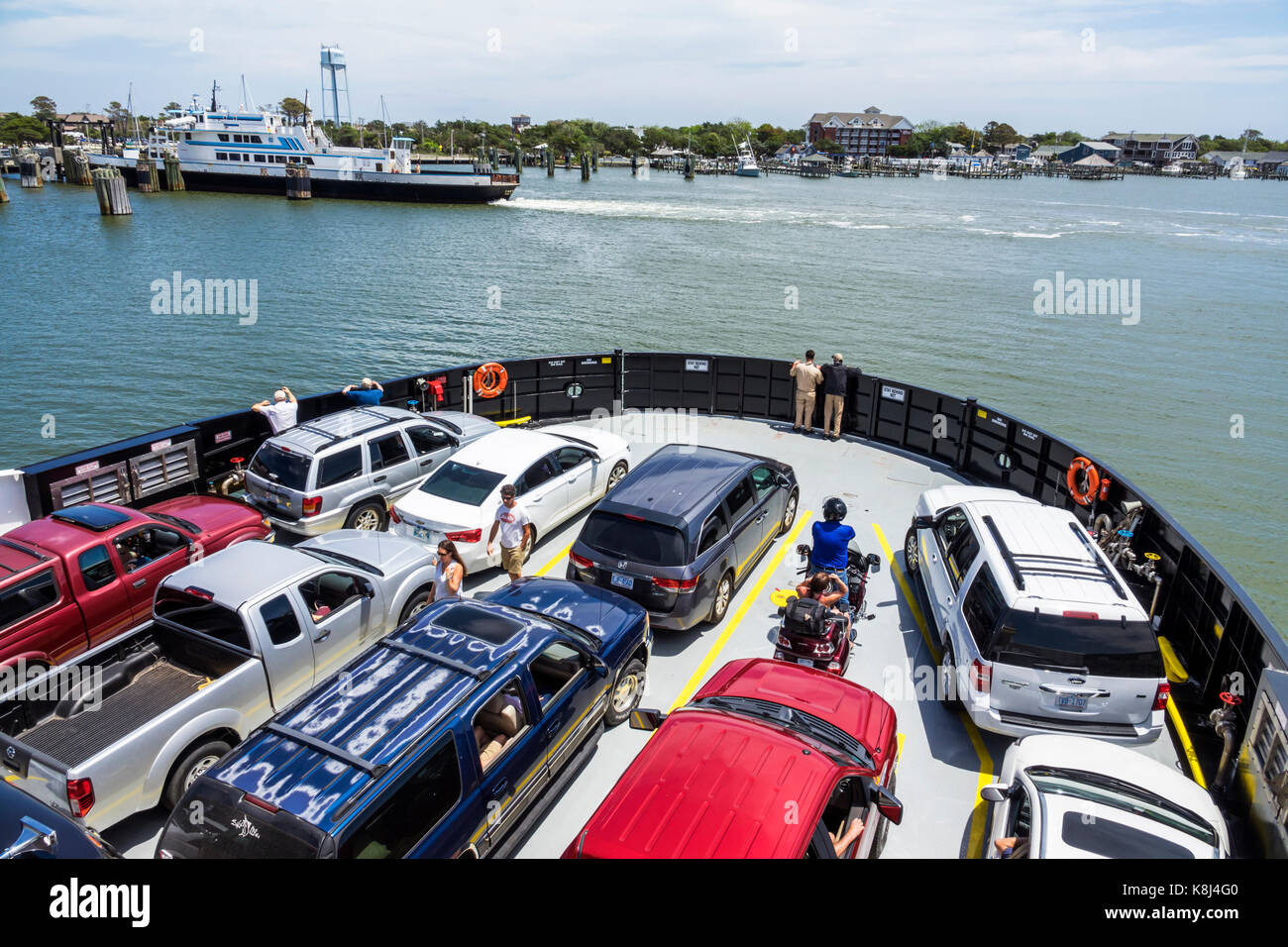 North Carolina, North Carolina, North Carolina, Outer Banks, Ocracoke Island, Fähre, Boot, Hafen, Ankunft, Autos, Fahrzeuge, NC170518079 Stockfoto