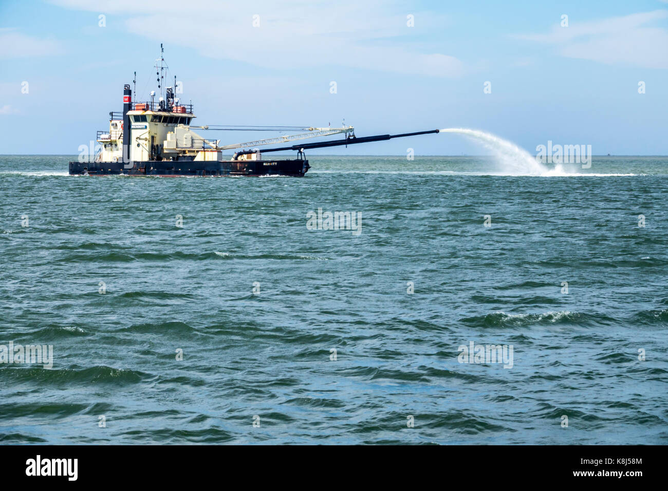 North Carolina, North Carolina, North Carolina, Outer Banks, Ocracoke Island, Pamlico Sound, Baggern, Baggerboot mit Seitendeck, Ingenieurkorps der Armee, Schiff, Merritt, NC170518128 Stockfoto