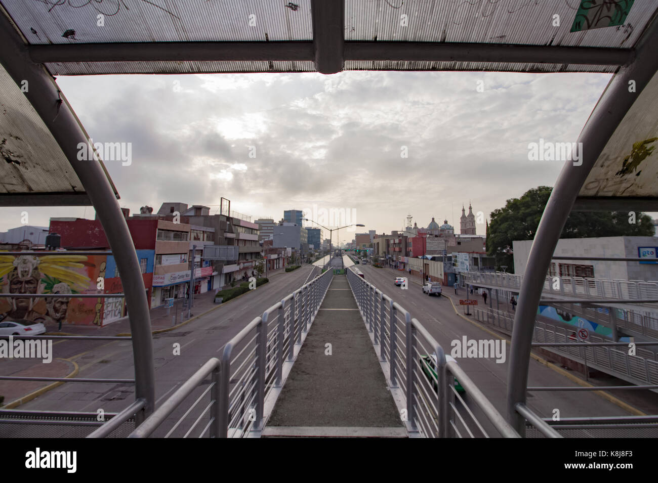 León Brücke, Ich liebe Farben. Stockfoto