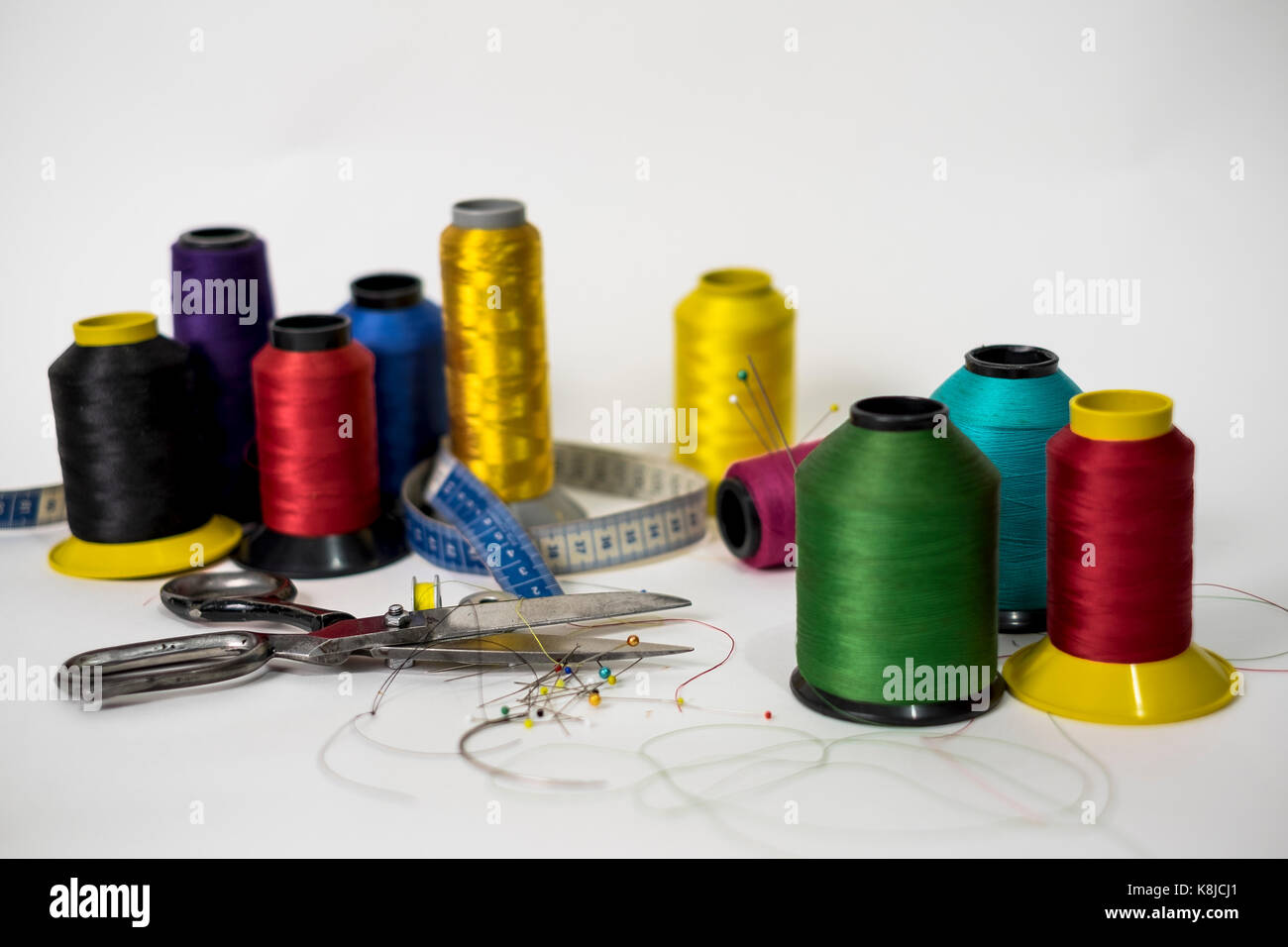 Linie rollen, Schere, metrisch, Tape, Pin und Nadeln, einige der vielen