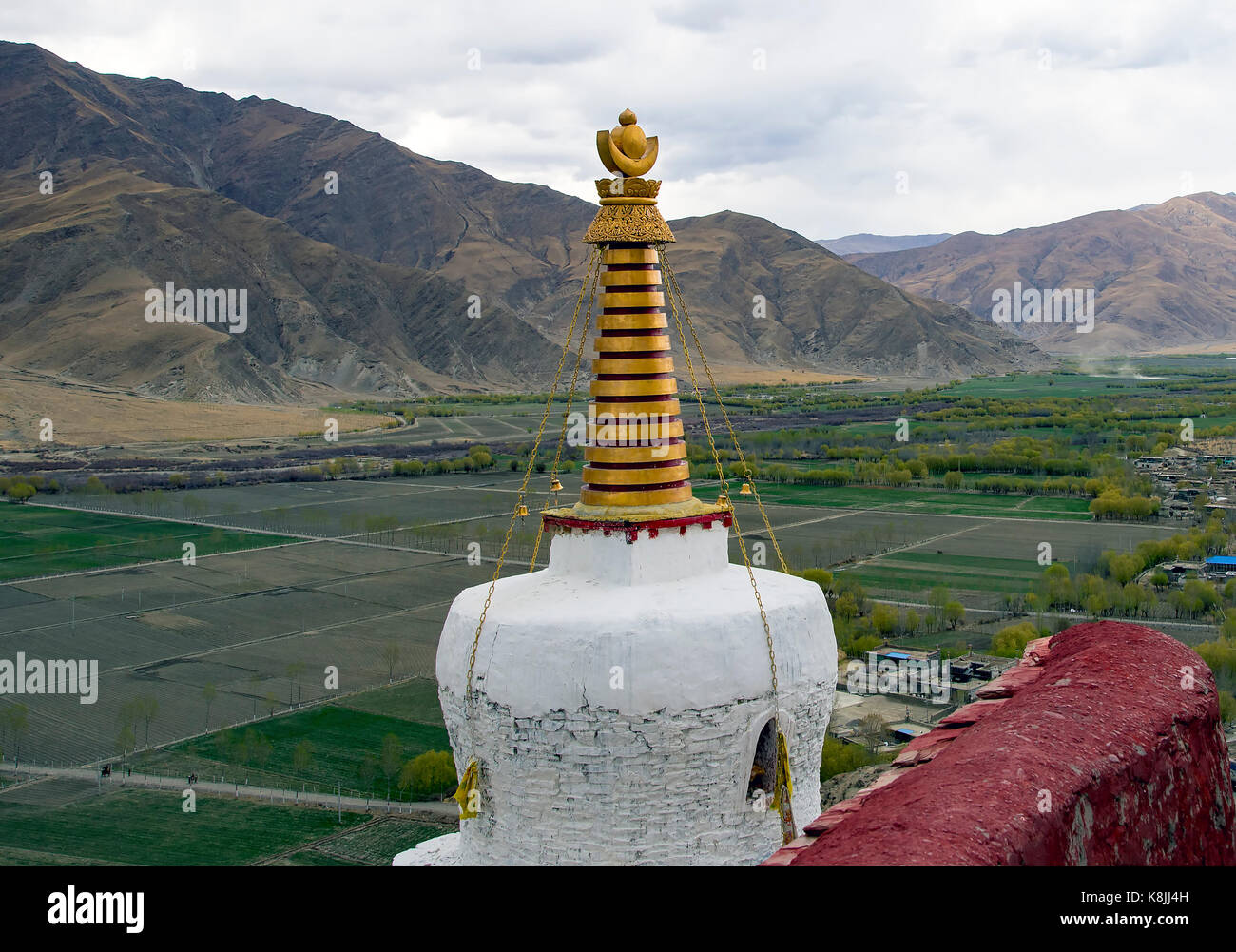 Stupa in Yumbulakhang Palace, mit Blick auf den Yarlung Tal - Tibet Stockfoto