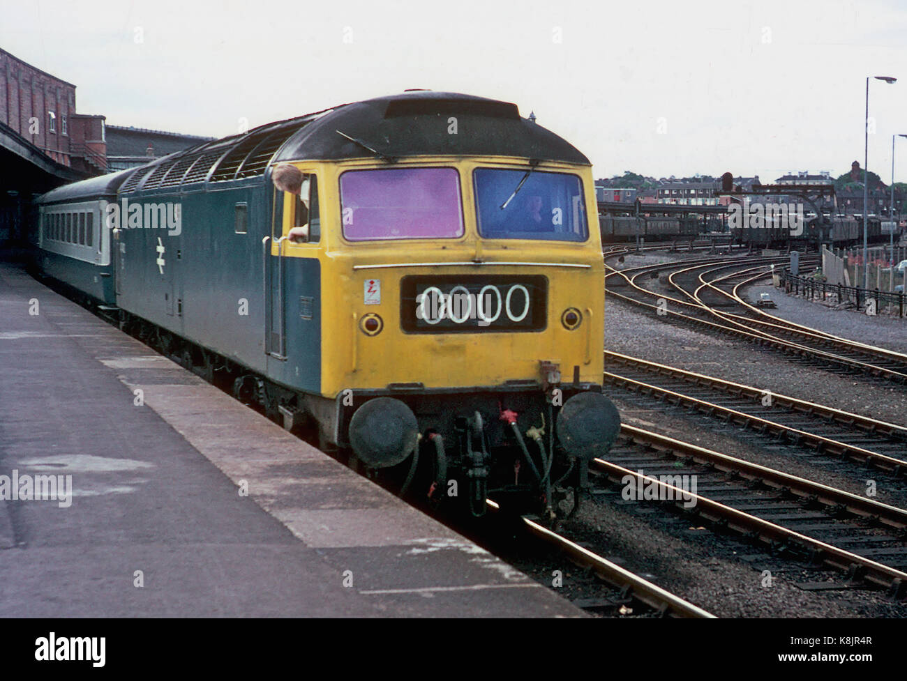 Class 47 Lokomotive auf einen Personenzug in York Stockfoto