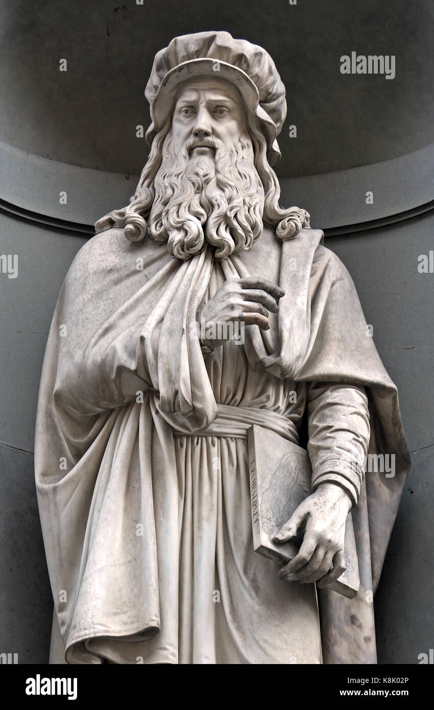 Leonardo da Vinci 1452 - 1519 (Leonardo di ser Piero da Vinci) Statue in  den Uffizien in Florenz, Toskana, Italien. LEONARDO DA VINCI von Luigi  Pampaloni Stockfotografie - Alamy
