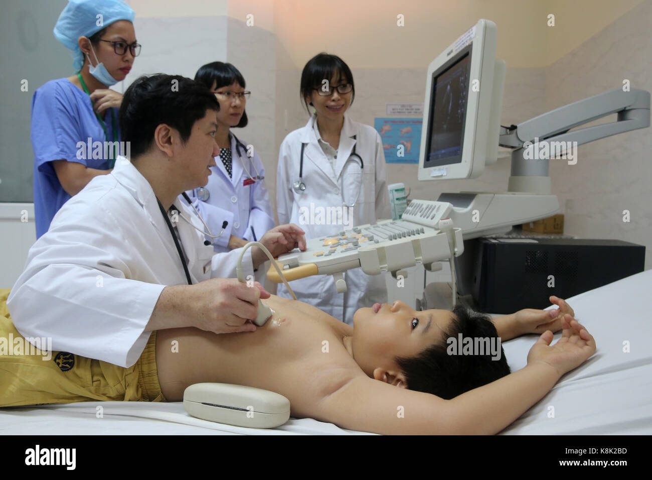 Das Herz Institut bieten qualitativ hochwertige Versorgung von Patienten mit Herzerkrankungen, die vietnamesischen. Doppler Echokardiographie. Ho Chi Minh Stadt. Vietnam. Stockfoto