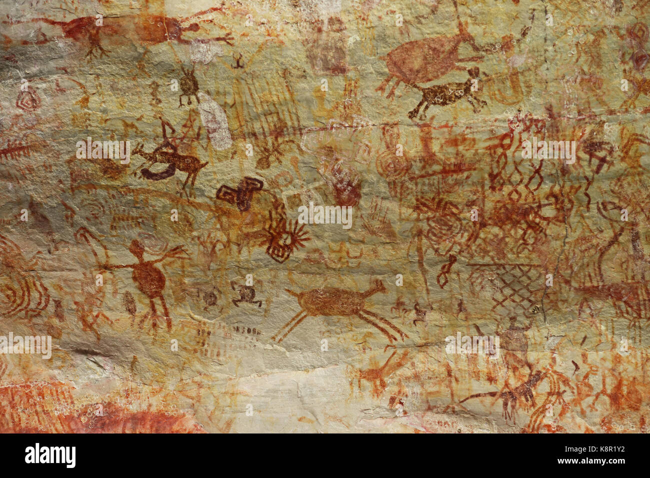 Prähistorische Felszeichnungen, Gemälde in geschützten Felswand La Lindosa, Kolumbien Stockfoto