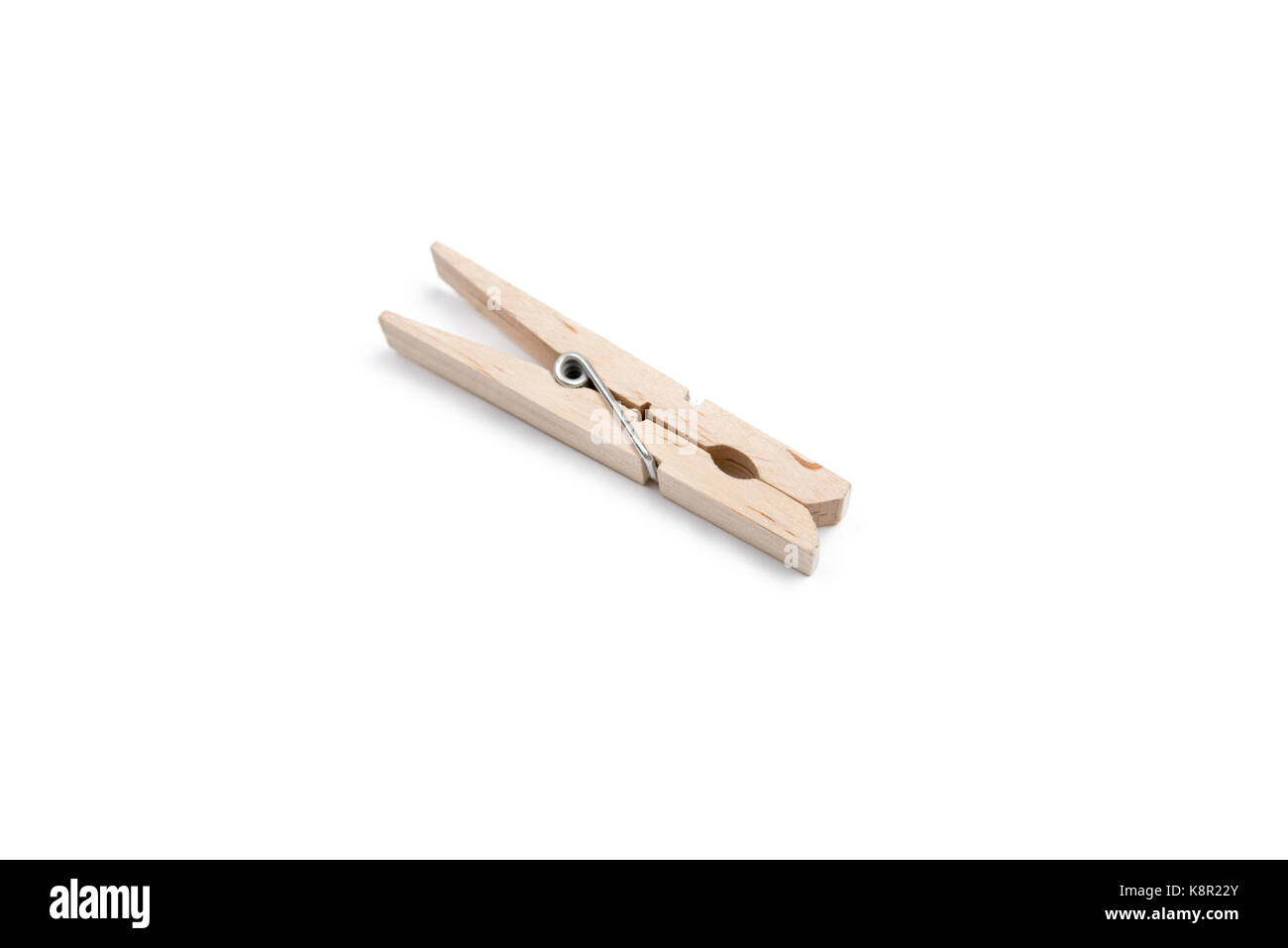 Holz- Clothespin auf weißem Hintergrund. isoliert. Stockfoto