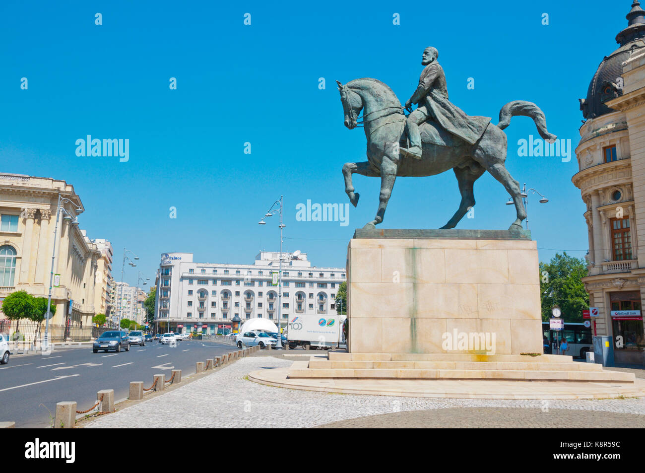 Eine Ecvestra Statuia lui Carol I, Statue von Carol I, Piata Revolutiei entfernt, Calea Victoriei, Bukarest, Rumänien Stockfoto