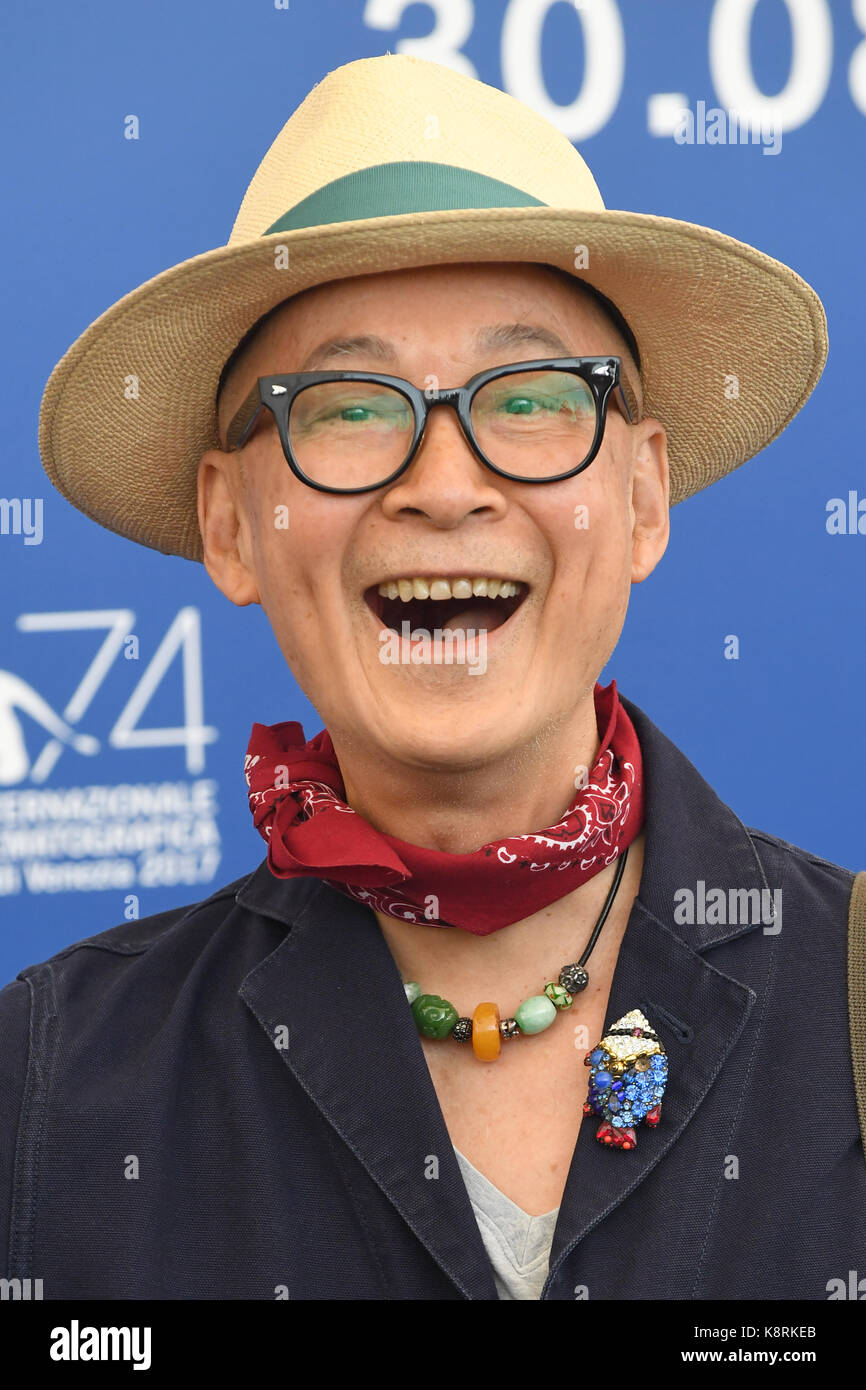 Der chinesische Regisseur Yonfan besucht die Jury photocall während des 74. Filmfestival in Venedig Venedig, Italien. 30. August 2017 © Paul Treadway Stockfoto