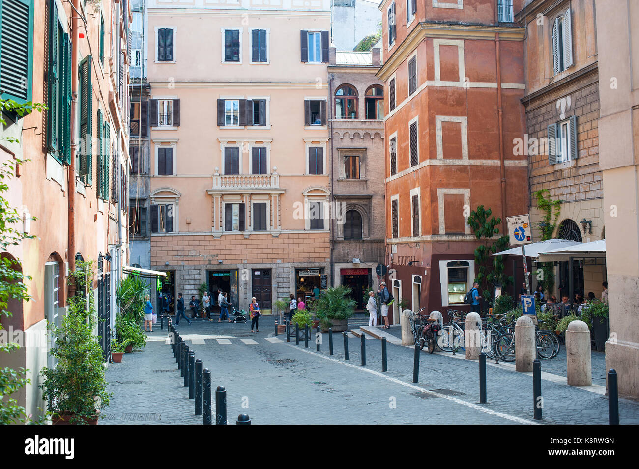 Rom, Italien - Menschen im Bezirk Monti Stockfoto