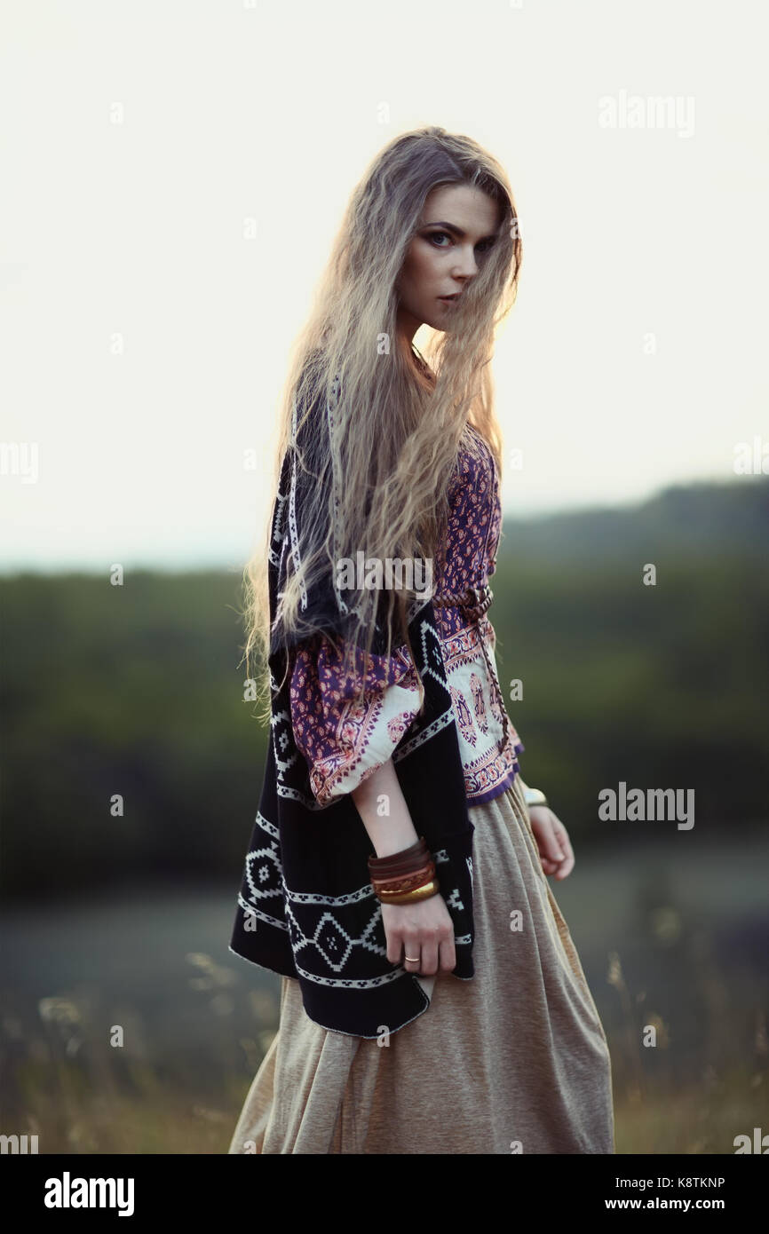 Schönen hippie Girl von der Art der Abend. Boho Fashion Style Stockfoto