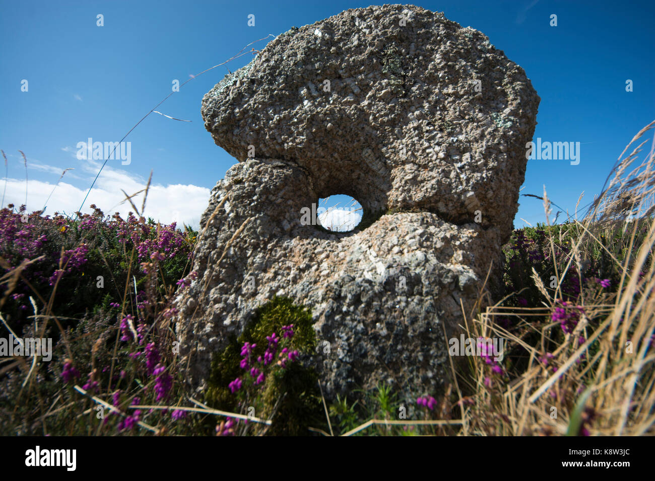 Kenidjack, Common, durchlöcherte Steine, Tregeseal, durchlöcherte Steine, späte Jungsteinzeit - Frühe Bronzezeit Stockfoto