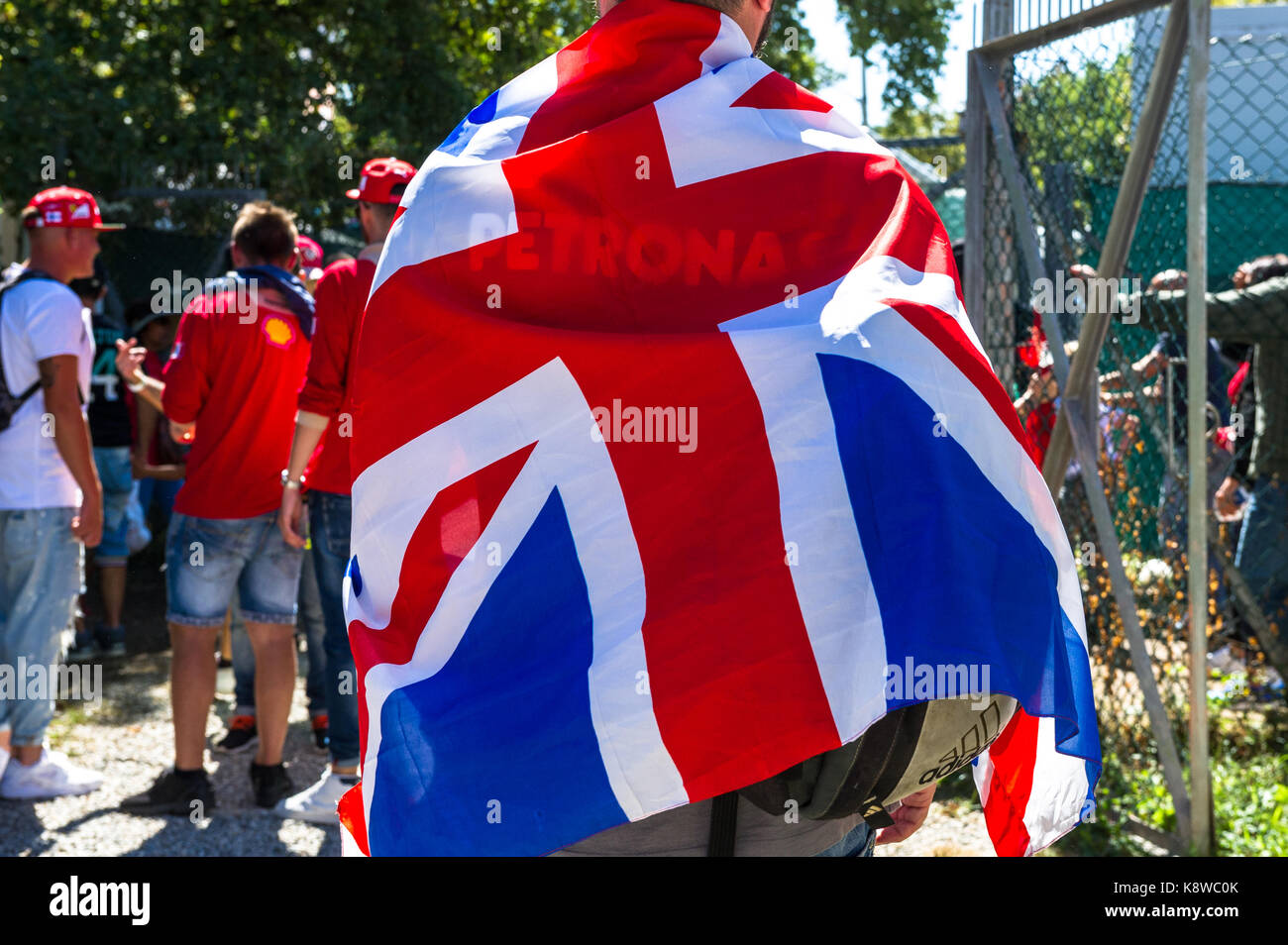 Btirish Lüfter mit Union Jack Flagge an der 2017 F1 Grand Prix von Italien in Monza Stockfoto