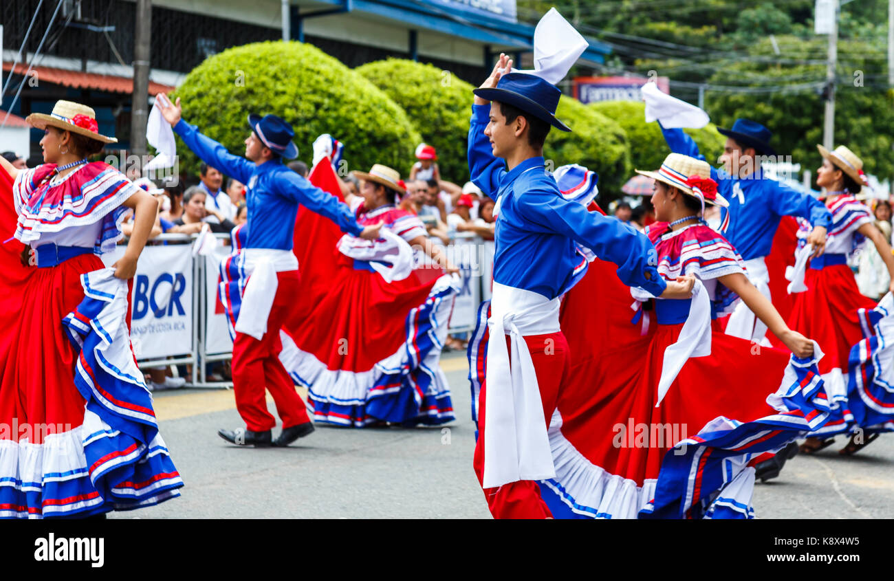Costa Rican Ribbon Dancer Costume Costa Rica Stockfotos und -bilder Kaufen - Alamy