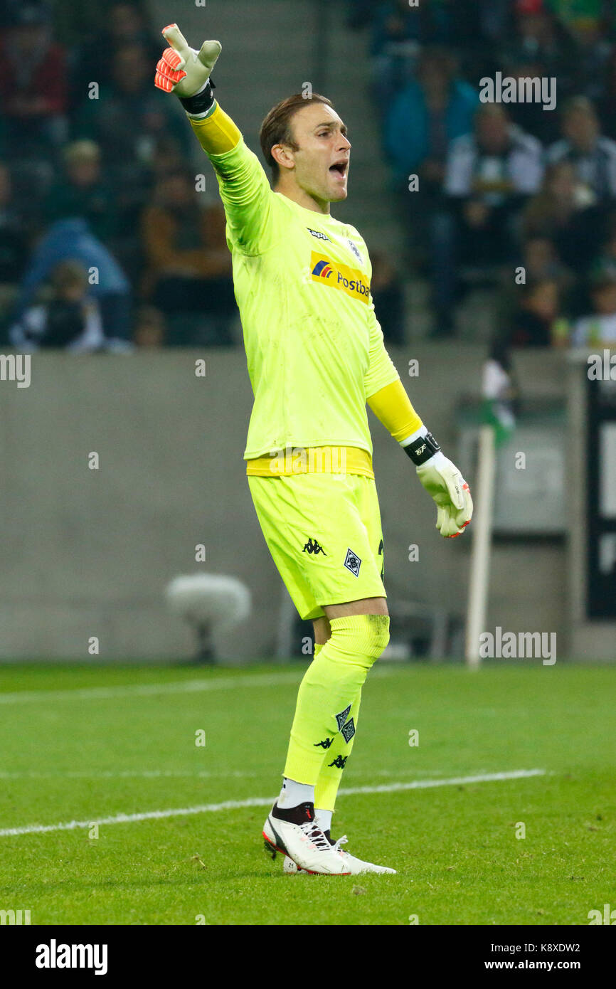 Sport, Fußball, Bundesliga, 2017/2018, Borussia Mönchengladbach vs VfB Stuttgart 2:0, Szene des Spiels, keeper Tobias Sippel (MG) Stockfoto