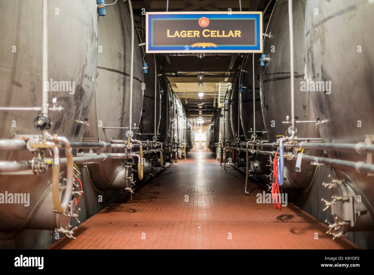 Fort Collins, Colordo - Die Lager Keller an der Anheuser-Busch Brewery. Es ist eines von 12 Brauereien das Unternehmen in den Vereinigten Staaten betreibt. Stockfoto
