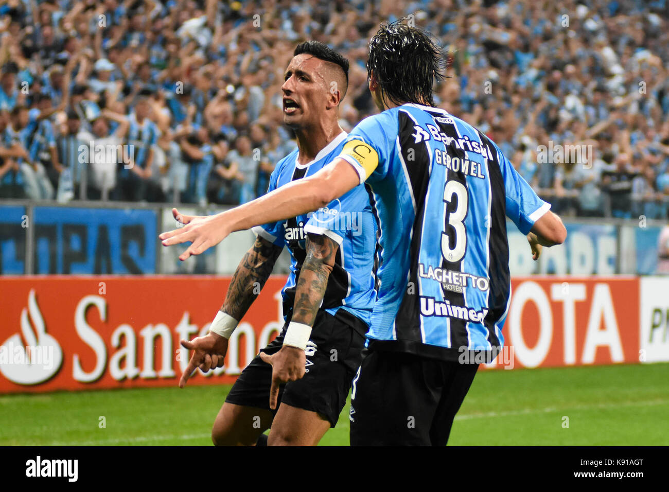Porto Alegre Brasilien September 2017 Porto Alegre Rs 20 09 2017 Gremio Botafogo Lucas Barrios Aus Gremio Feiert Sein Ziel Wahrend Eines Spiels Im Viertelfinale Der Copa Libertadores De America Das In