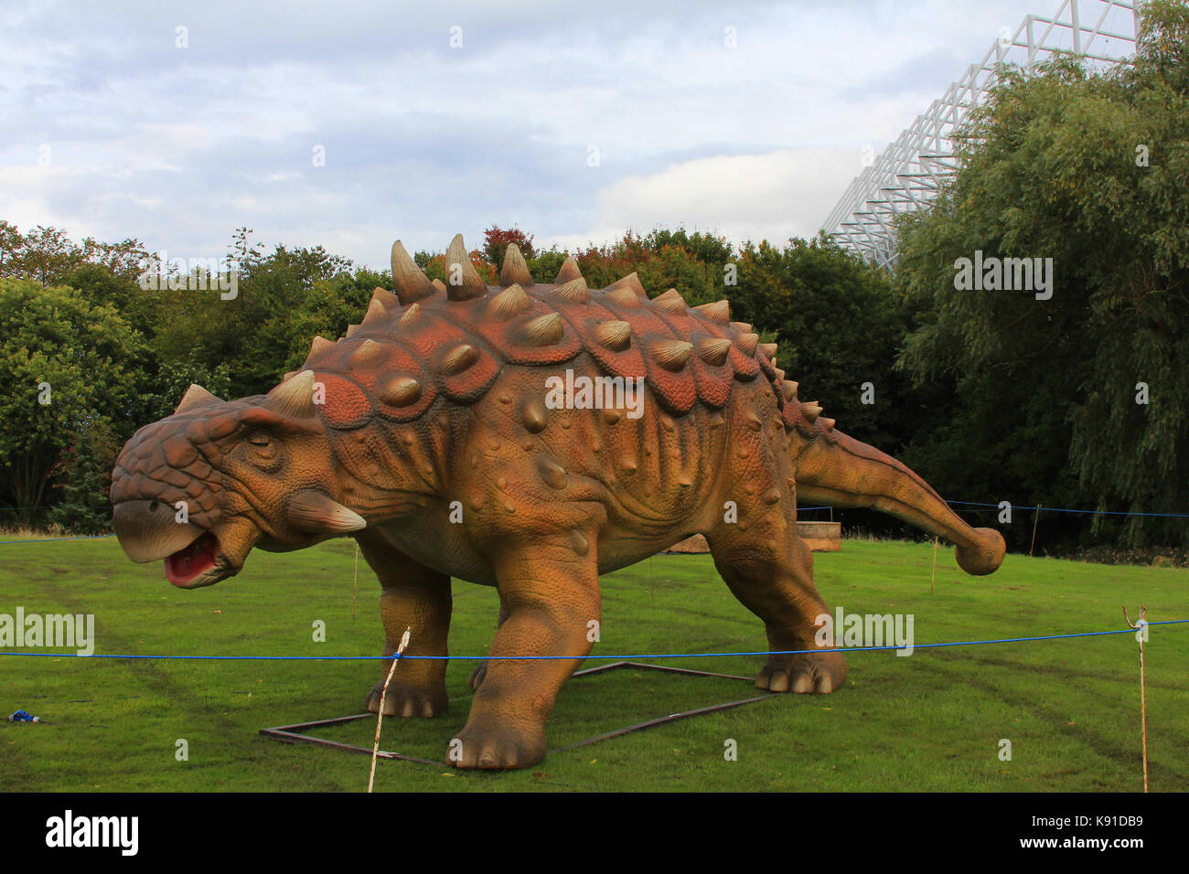 Newcastle upon Tyne, Großbritannien. 21 Sep, 2017. Dinosaurier: Jurassic Kingdom visits Leazes Park in Newcastle upon Tyne, UK Credit: David Whinham/Alamy leben Nachrichten Stockfoto