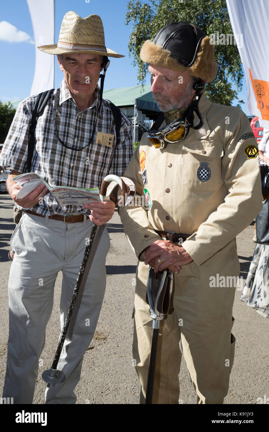 Pilot und Freund bei Goodwood Revival Stockfoto