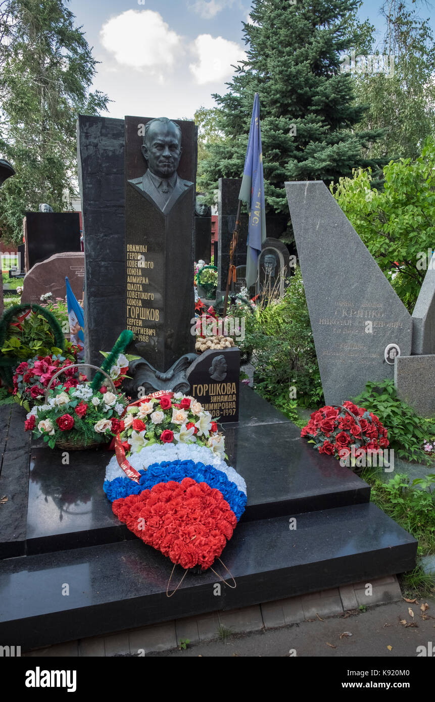 Grundsteine der signifikanten Russen am berühmten Nowodewitschi-friedhof, Moskau, Russland begraben. Stockfoto