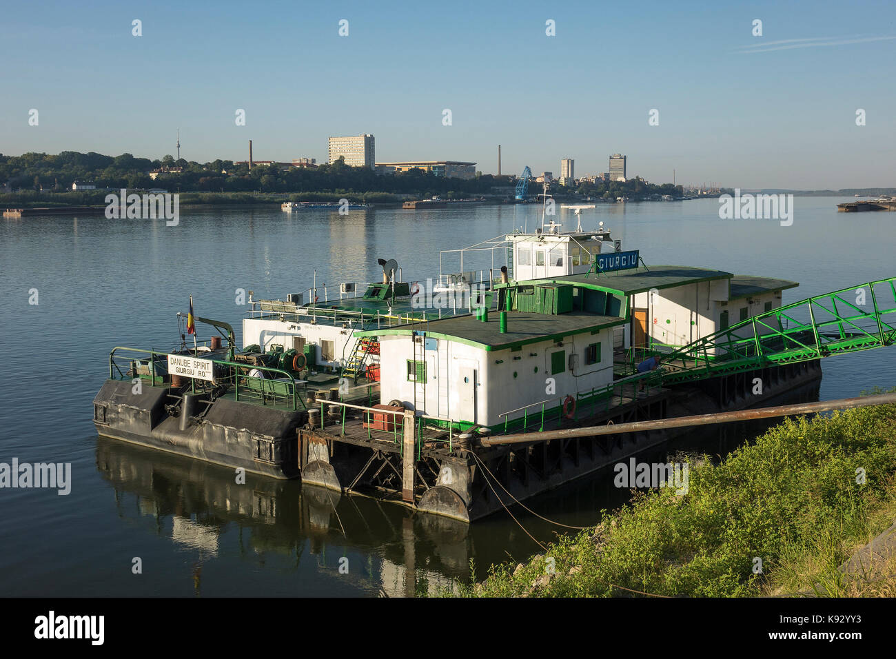 Rumänien, Guirgiu, Port & Donau, Ruse, Bulgarien suchen Stockfoto