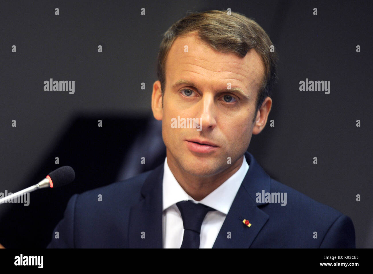 Der französische Präsident Emmanuel Macron hält am 19. September 2017 eine Pressekonferenz bei den Vereinten Nationen in New York City ab. Stockfoto