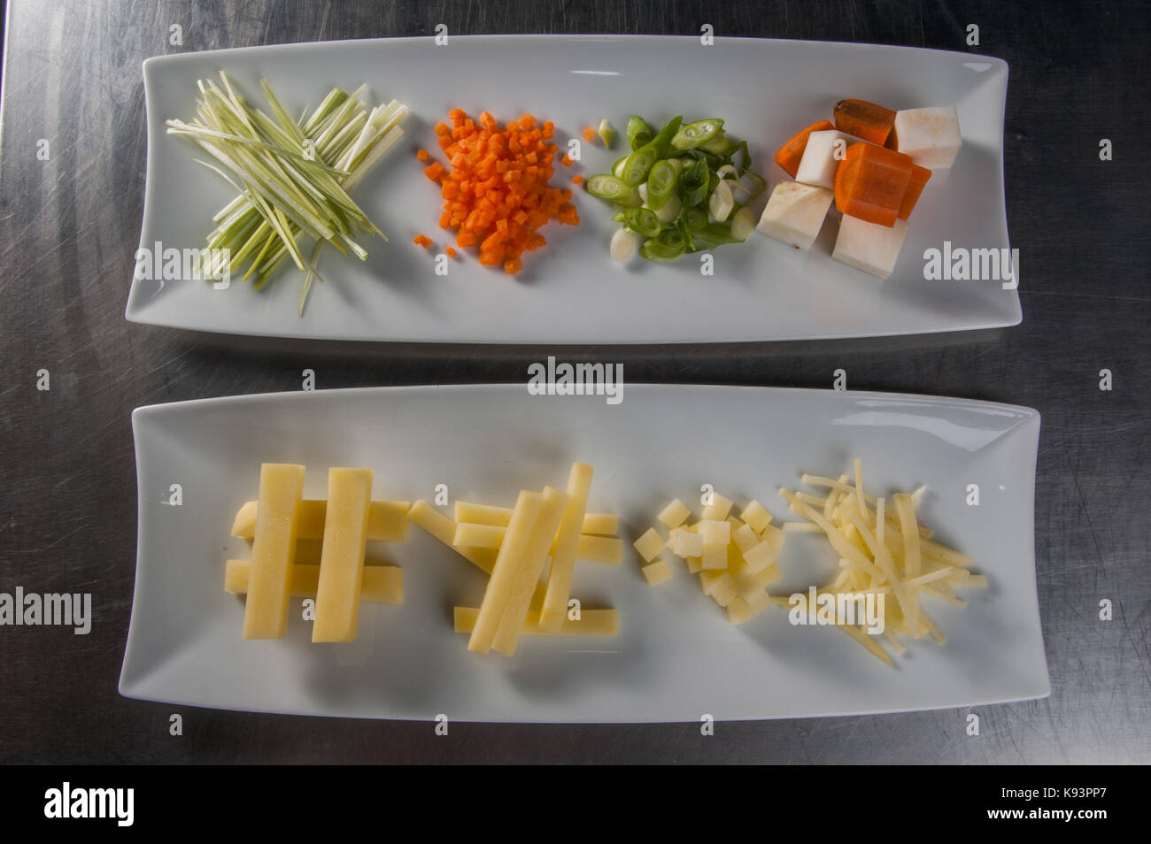 Schnitt Formen von Gemüse, Restaurant Allegria, Chef Alexander Tschebull, Hamburg, Deutschland Stockfoto