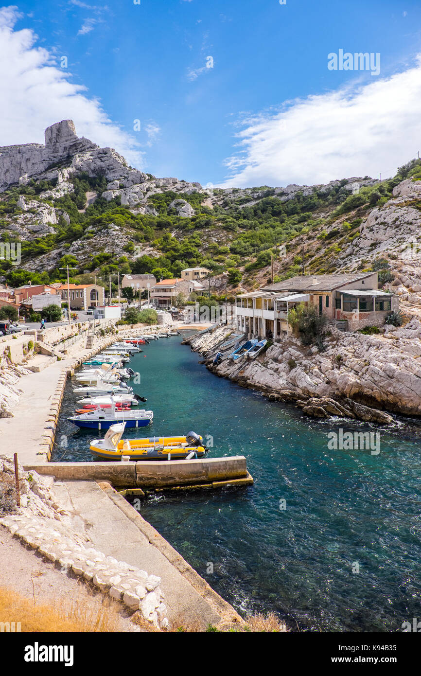 Calanque de Calllongue eine kleine Bucht und Hafen in der Nähe von Marseille, Provence, Südfrankreich Stockfoto