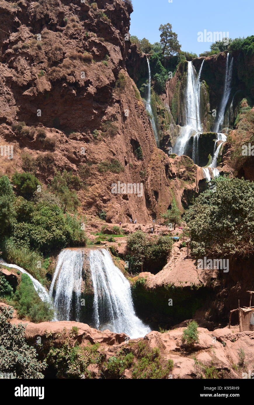 Wasserfall und Stream in den Hügeln oberhalb von ouzoud in der Nähe von Marrakesch Marokko Stockfoto