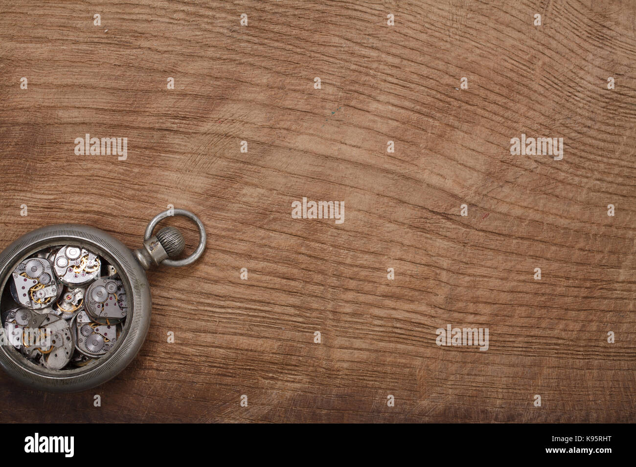 Kaputte Uhr Stockfotos Und Bilder Kaufen Alamy