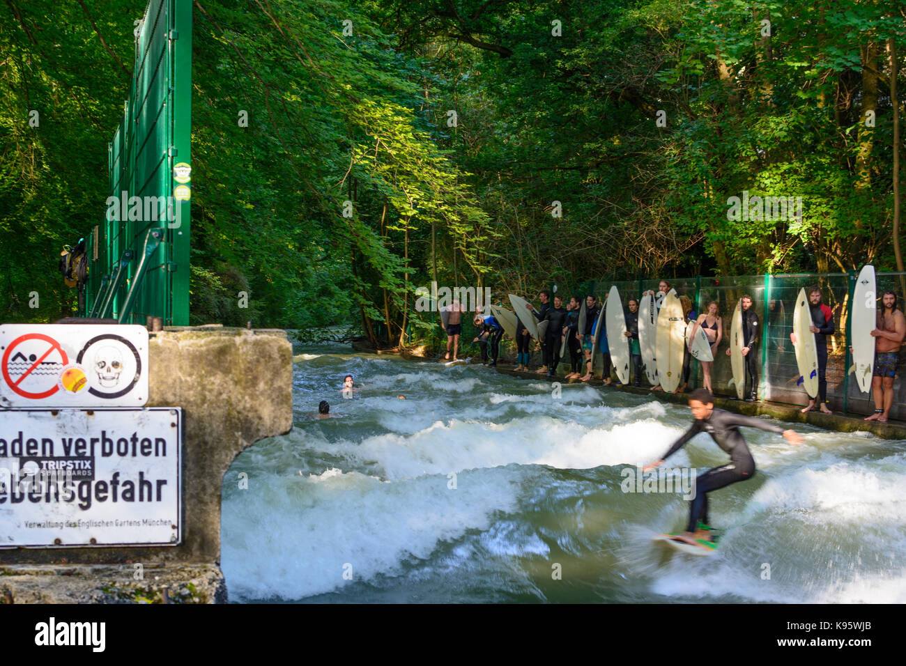 Surfer am Eisbach streamen, Wave, Englischer Garten (englischer Garten
