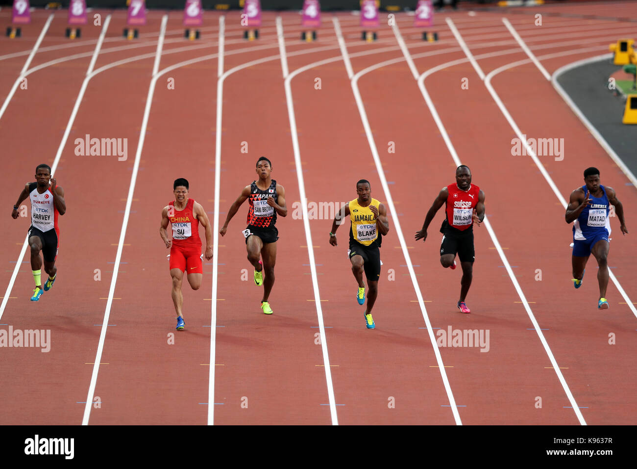 Emmanuel MATADI (Liberia), Alex Wilson (Schweiz), Yohan Blake (Jamaika), Abdul Hakim SANI BRAUN (Japan), Bingtian SU (China), Jak Ali HARVEY (Türkei) zu Beginn von 100 m der Männer Halbfinale 2 2017, Leichtathletik-WM, Queen Elizabeth Olympic Park, Stratford, London, UK. Stockfoto