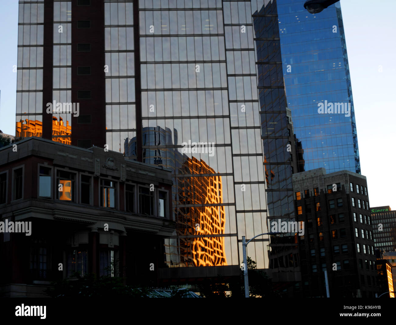 Skyscraper Reflexionen, Coal Harbour, Vancouver, BC, Kanada. Stockfoto